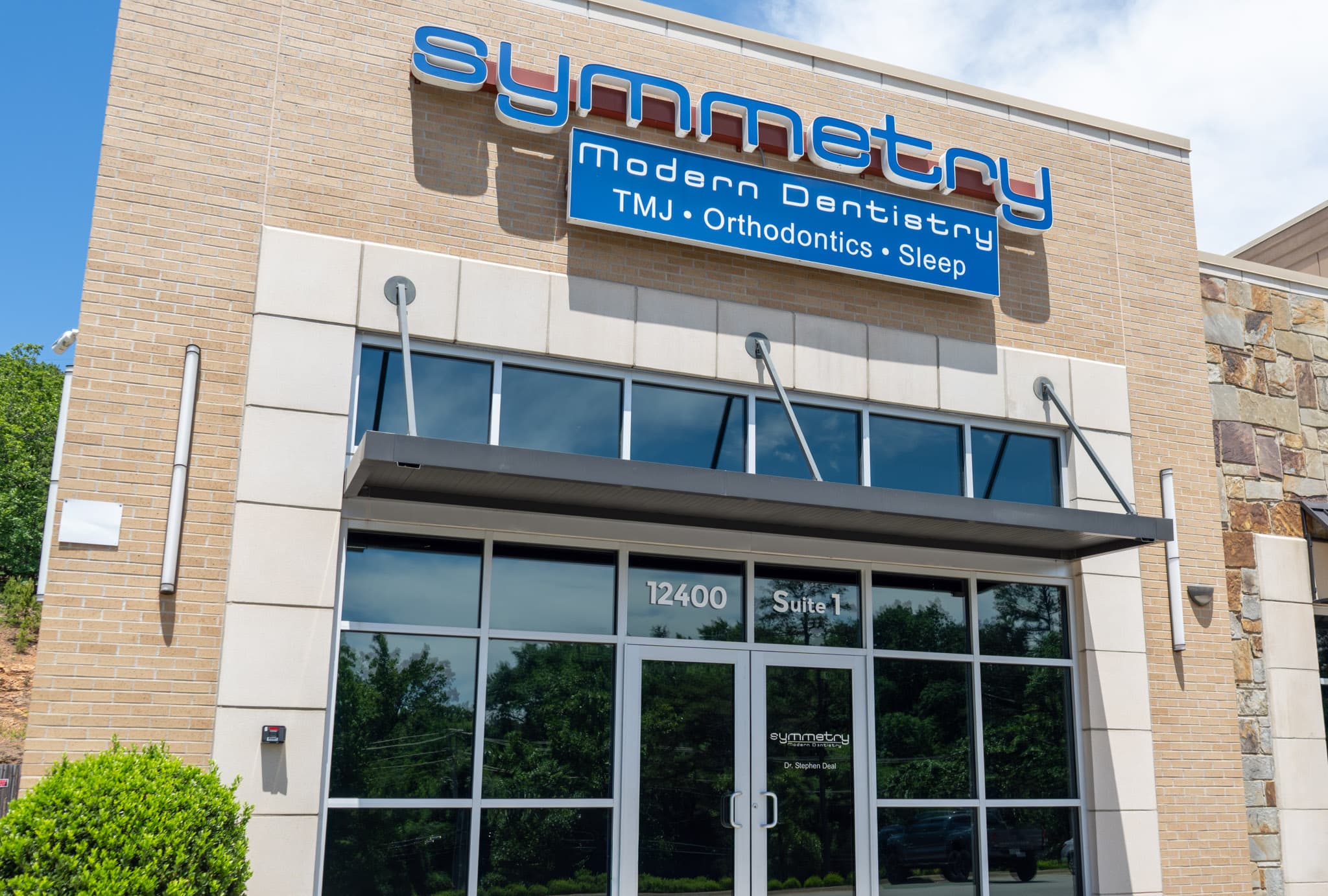 Symmetry Modern Dentistry — TMJ, Orthodontics, Sleep — office exterior