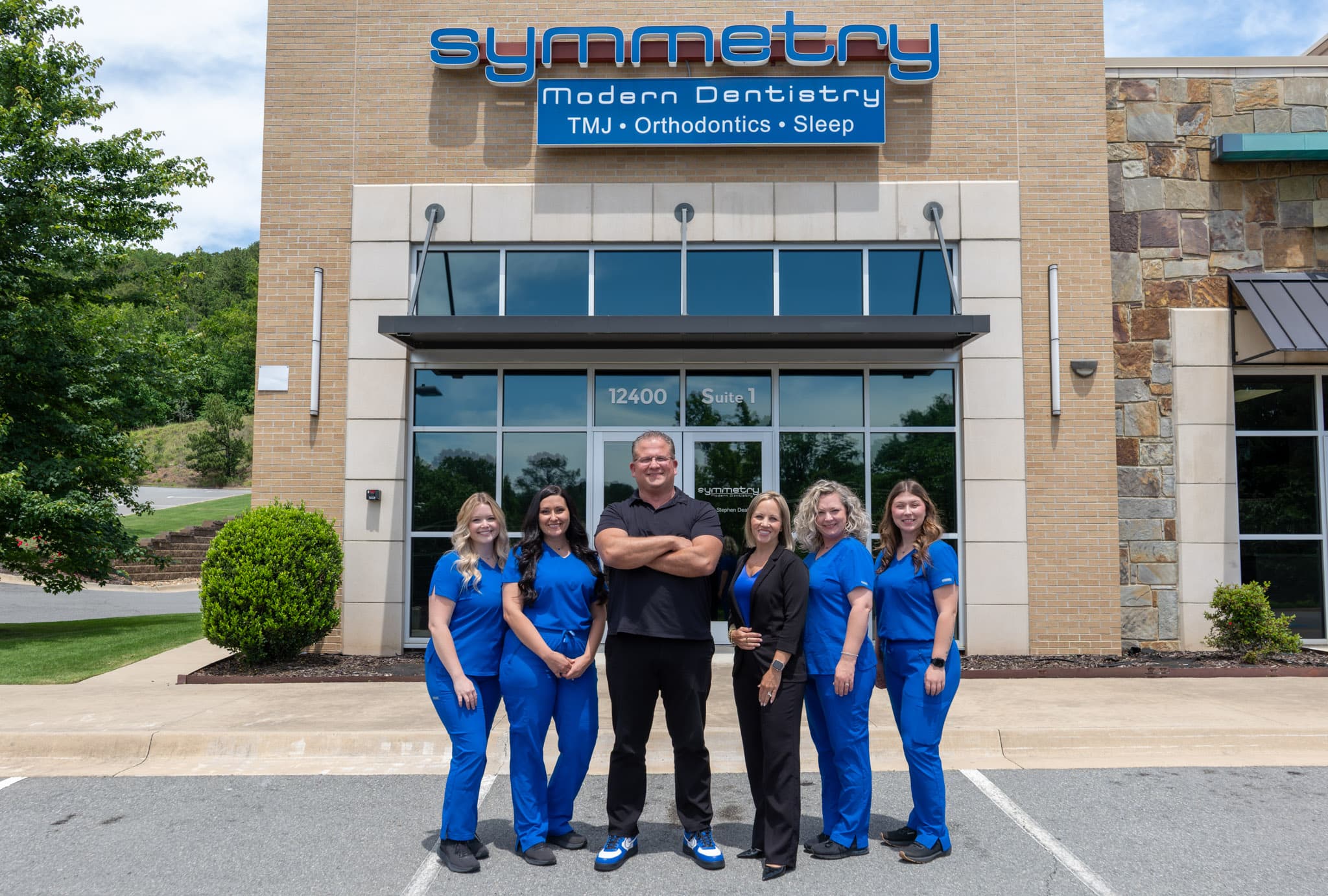 The Symmetry Modern Dentistry team outside the Little Rock office